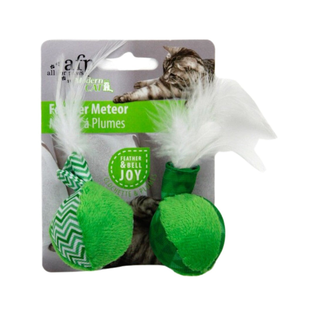 All For Paws Feather Meteor is the perfect toy for any cat. With its feathered tail and irresistible catnip filling, this toy will grab your feline friend's attention - Green.
