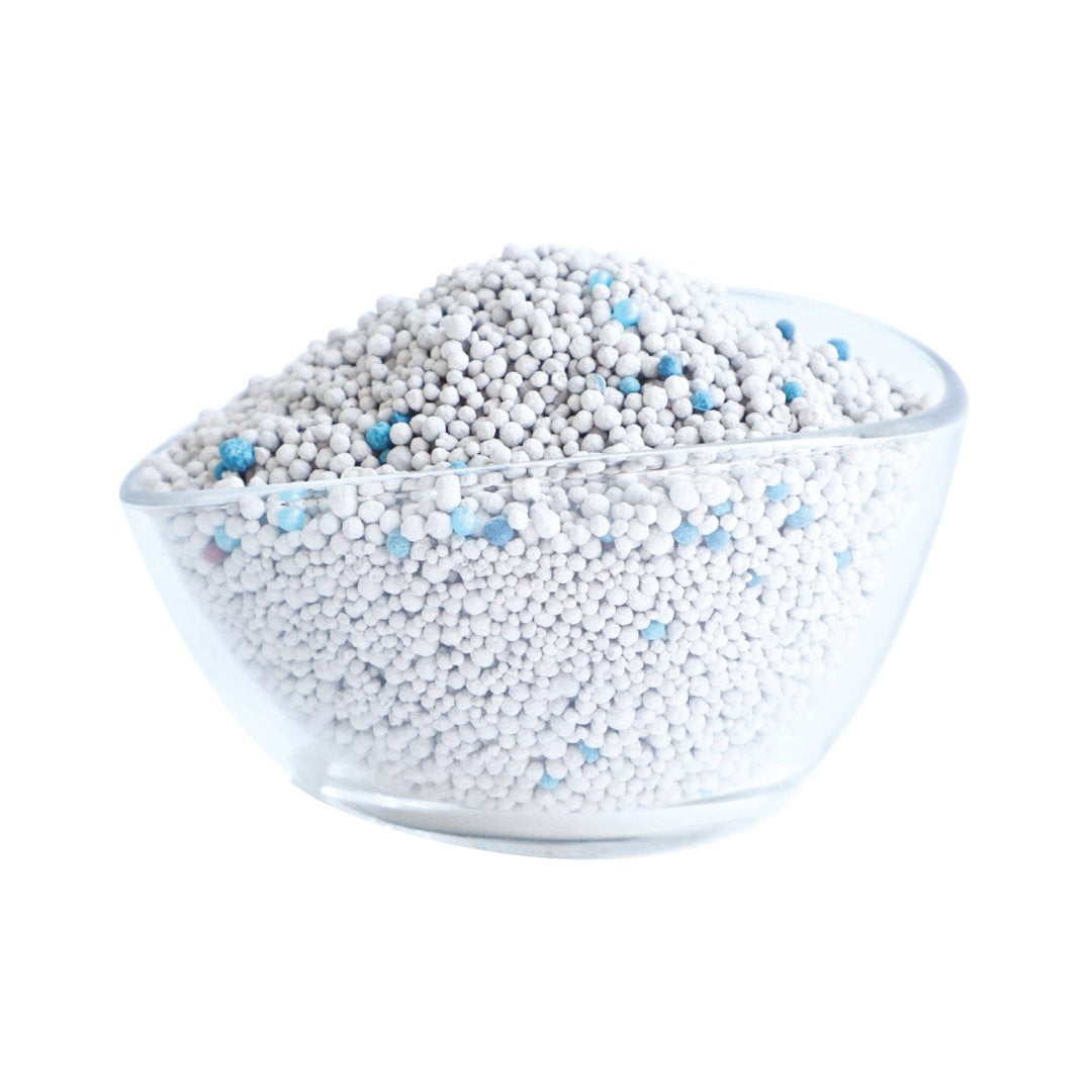 Kit Cat Classic Clump Coffee cat litter that has been enhanced with deodorizing beads and specially formulated by cat lovers to provide exceptional odor control and easy cleaning - Full.
