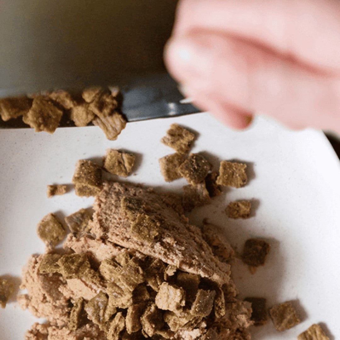 Ziwi Peak Mackerel & Lamb Cat Wet Food A complete and balanced PeakPrey® recipe for any life stage, from kittens to seniors AD.