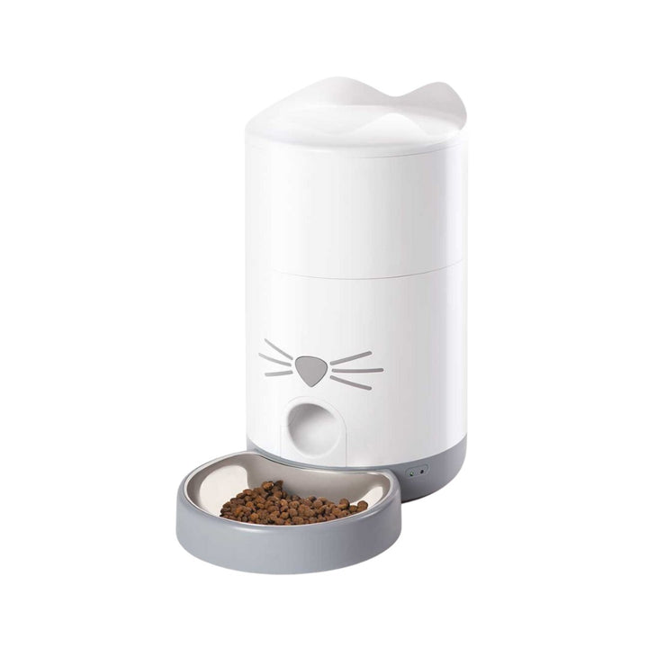 The Catit Pixi Smart Dry Food Feeder for Cats ensures your cat receives the ideal amount of food at the appropriate time. You can schedule meals using the app.