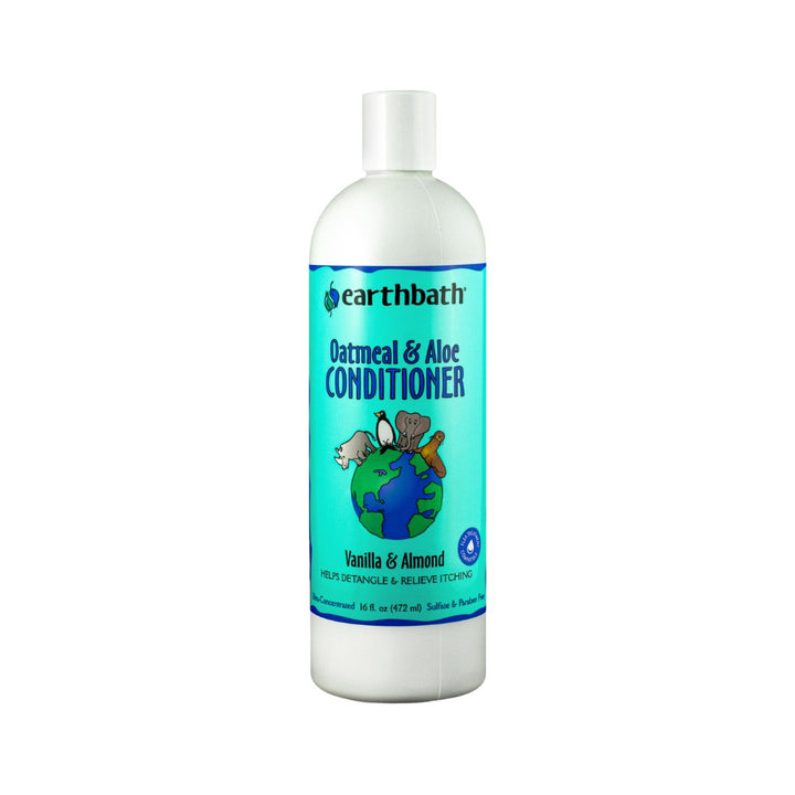 Indulge your pet in the luxurious care of Earthbath® Oatmeal & Aloe Conditioner, enriched with the delightful botanical fragrances of vanilla and almond.