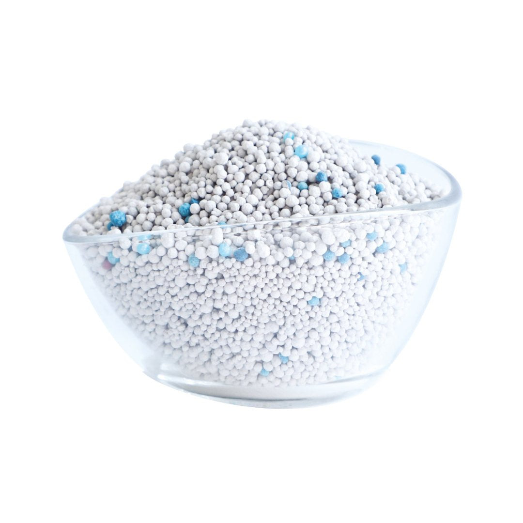 Kit Cat Classic Clump Charcoal cat litter has been enhanced with deodorizing beads and specially formulated by cat lovers to provide exceptional odor control and easy cleaning - Full.