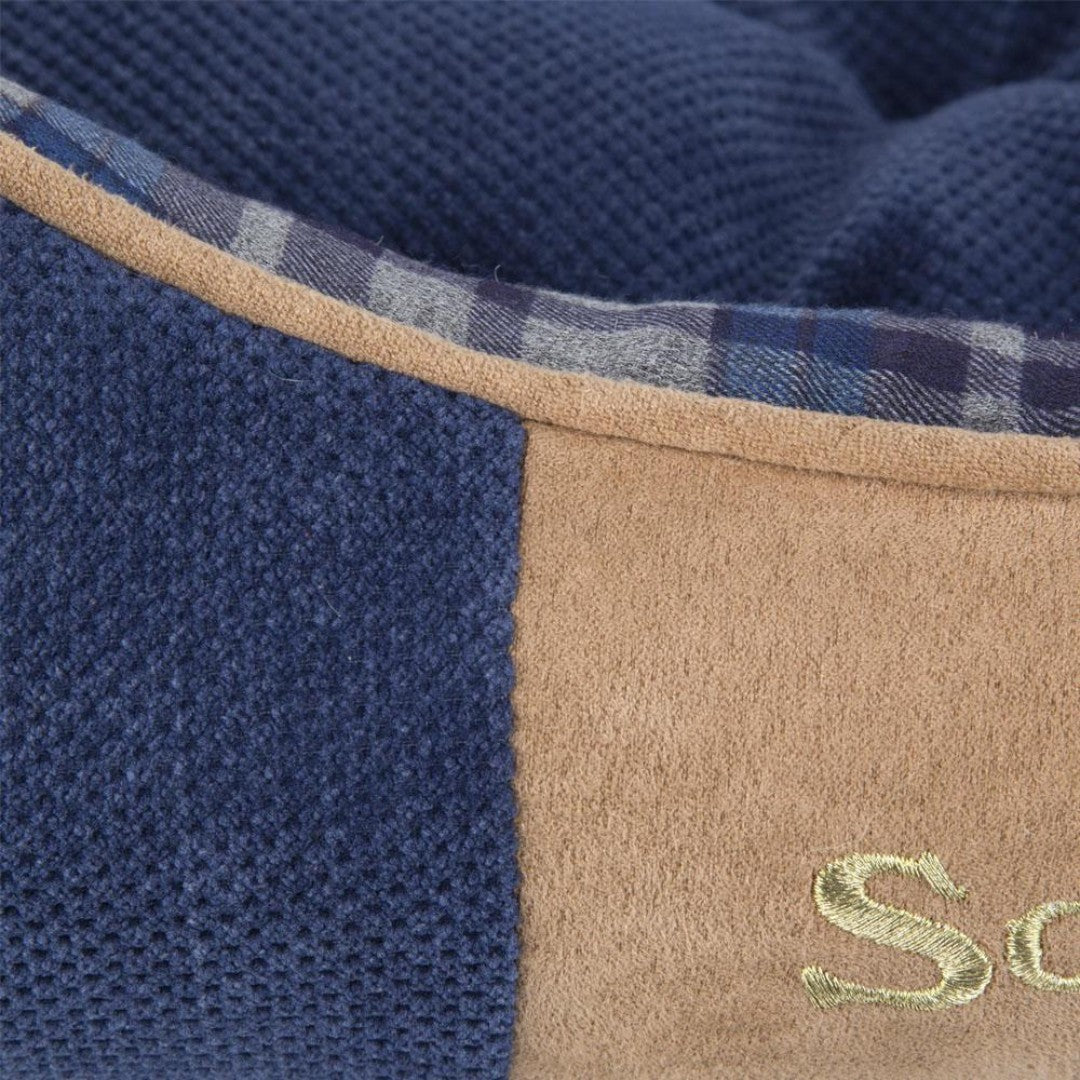 Introducing the Scruffs® Cool Dog Mat, meticulously designed to provide unparalleled relief for your pet in the sweltering heat. Blue