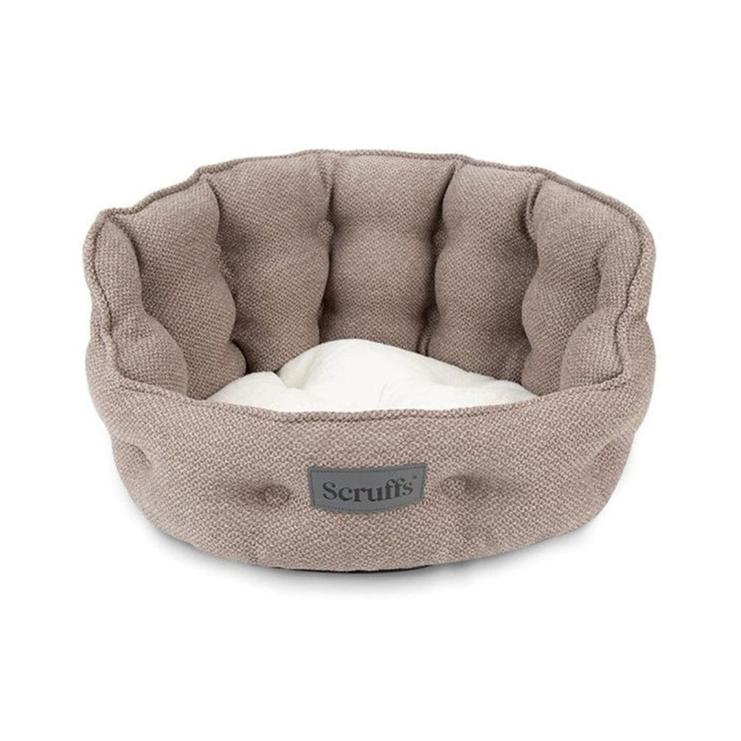 Scruffs Seattle Cat Bed in Chesterfield-style design, luxurious and comfortable for cats.