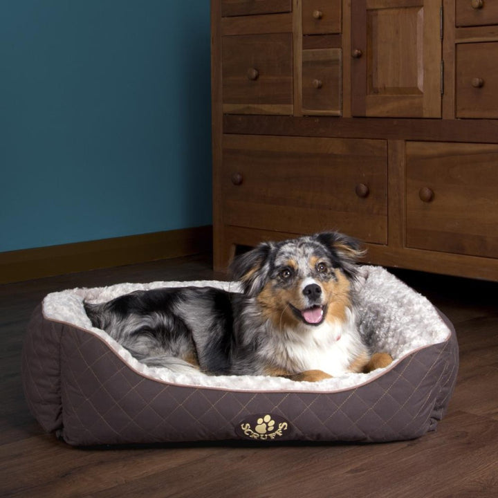 The Scruffs® Wilton dog bed collection combines style and comfort to create the perfect haven for your furry friend. They are crafted with a quilted outer fabric in a charming diamond pattern.