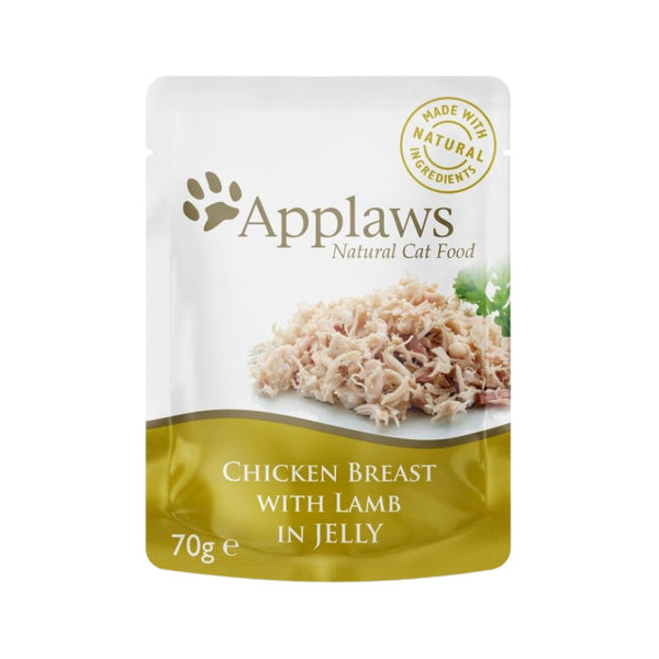 Applaws chicken with lamb in the jelly pouch is an excellent complementary cat food made using chicken fillet with lamb, which is naturally high in protein and taurine.