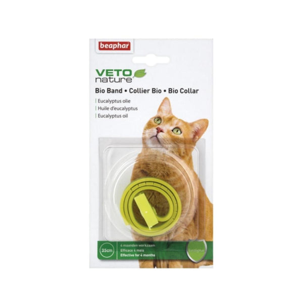 The Beaphar Bio Cat Collar protects from parasites for your furry feline friend. Made with natural oils, the collar releases these oils onto your pet's skin and coat for ongoing care. 