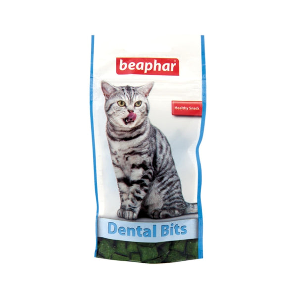 Beaphar Dental Bits Healthy Cat Treats 35g offer a delicious way to assist oral hygiene. 85% of cats aged four or above experience dental issues due to plaque and tartar.