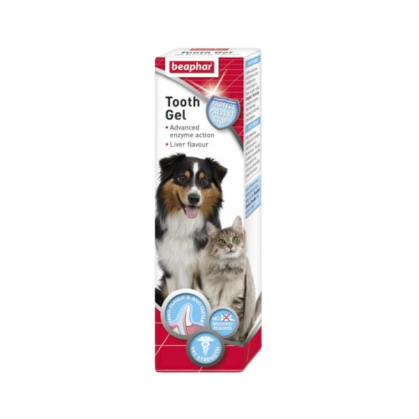Beaphar Tooth gel offers daily protection for the pet's teeth. The gel counteracts plaque and prevents the formation of tartar, resulting in fresher breath.