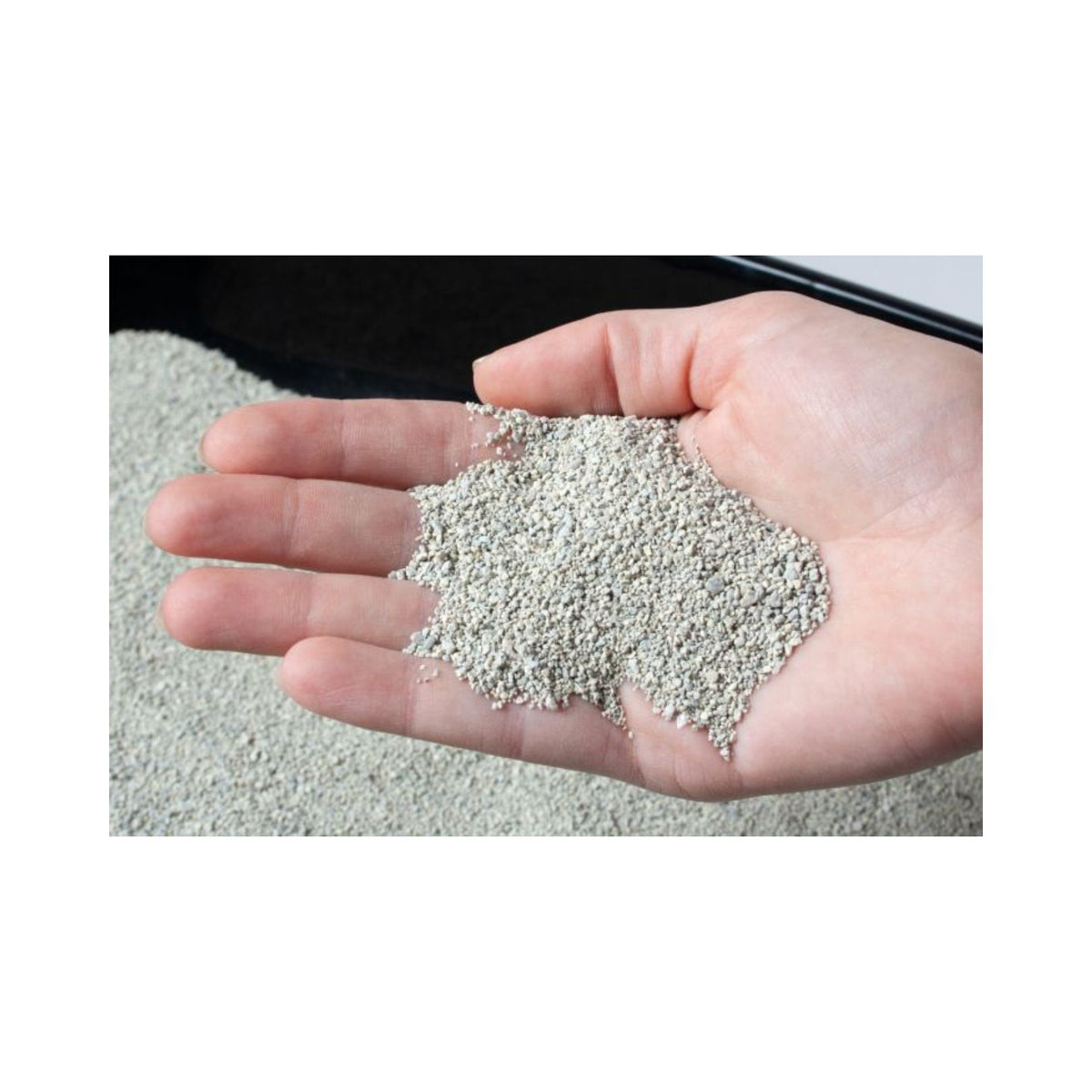 Flamingo Cat Litter Baby Powder Scent for Cats A natural and pleasant baby powder-scented clumping litter for cats from Flamingo 3.