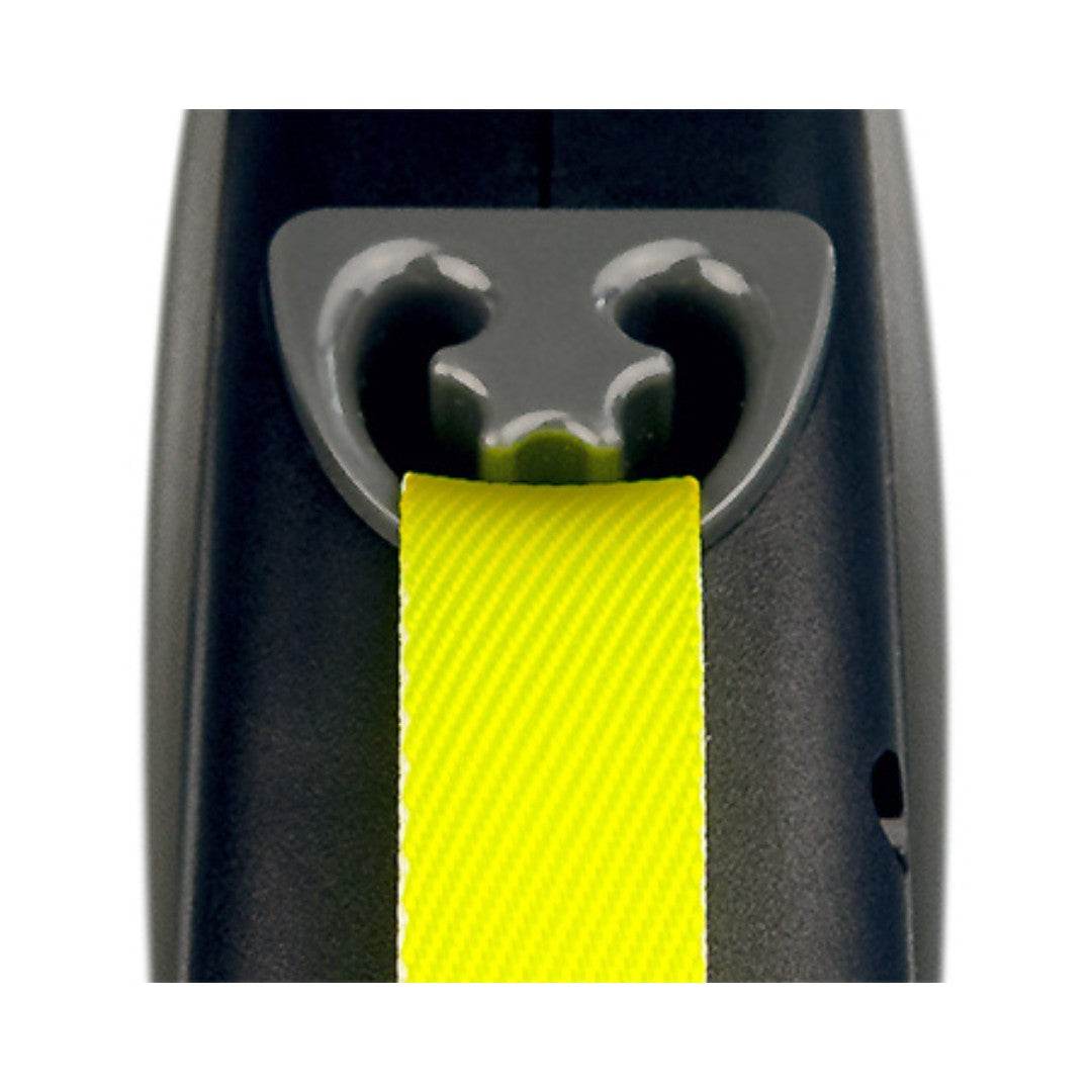 Flexi Giant Tape Leash For Dogs designed for training sessions. Convenient handling with a brake button, permanent stop feature, and ergonomic soft grip 4.