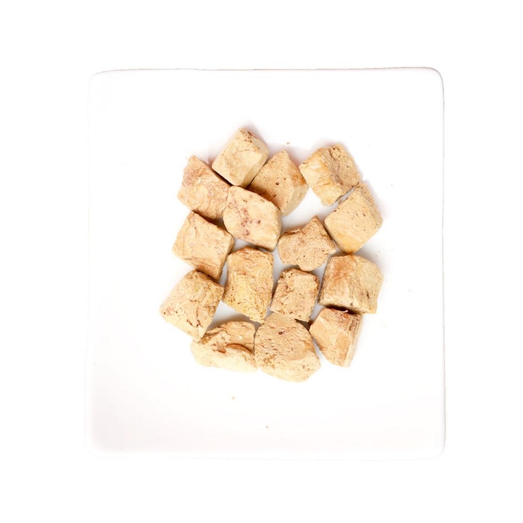 Kit Cat Freeze Dried Chicken Giblets Cat Treats are ideal for picky eaters, cats with food allergies, stomach sensitivities, or those on a restricted diet.
