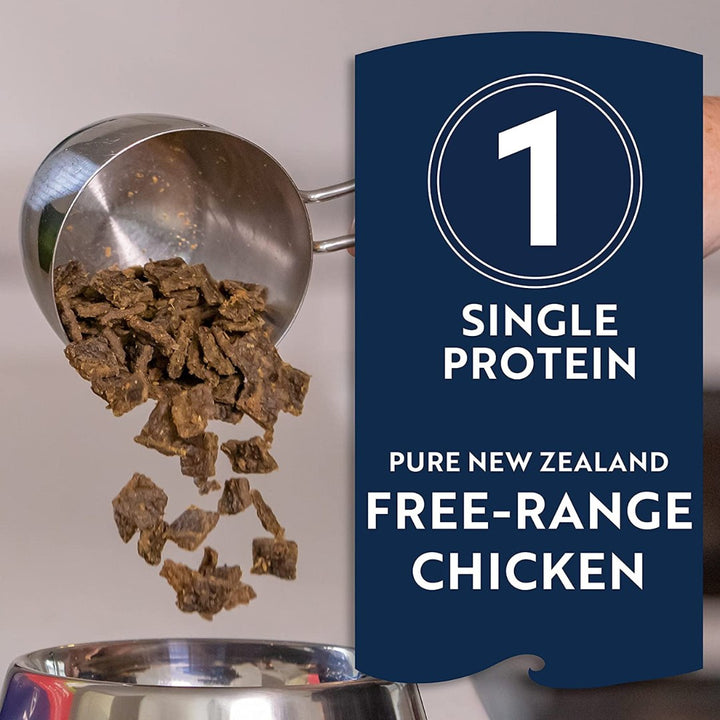 ZIWI® Peak free-range chickens Cat Dry Food are ethically raised with room to explore and access to forage New Zealand’s lush pastures AD1.